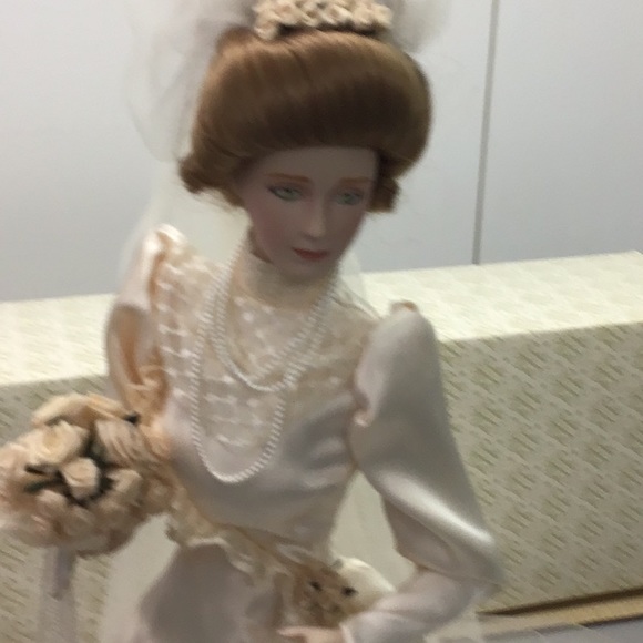 FRANKLIN HEIRLOOM DOLLS - Picture 14 of 16